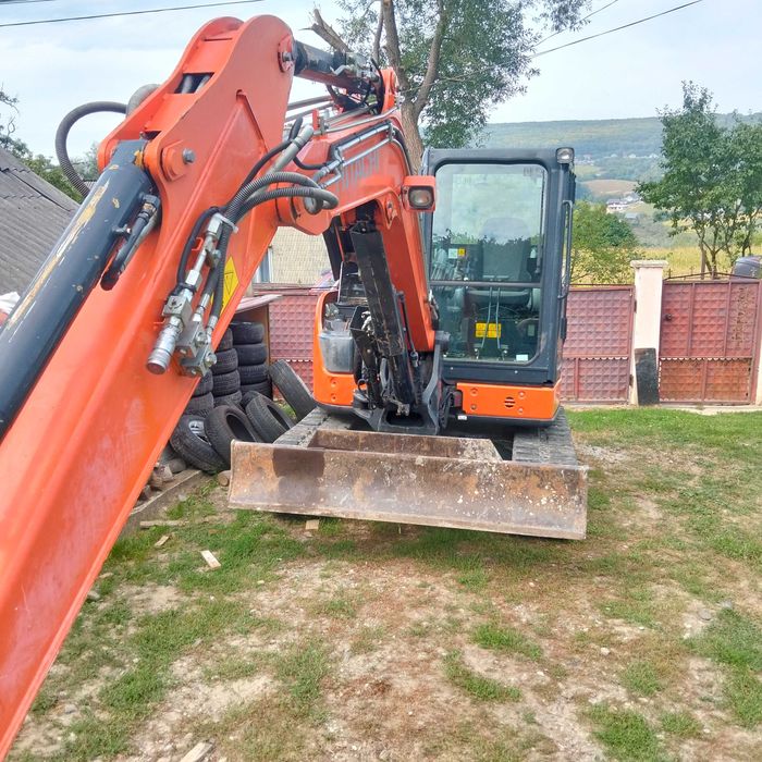 Vând Excavator Hitachi Zetix 65usb