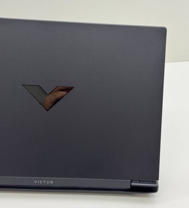 Hp Victus 15 i5 12450H + Rtx 3050 + 256gb Nvme + 16 gb ozu