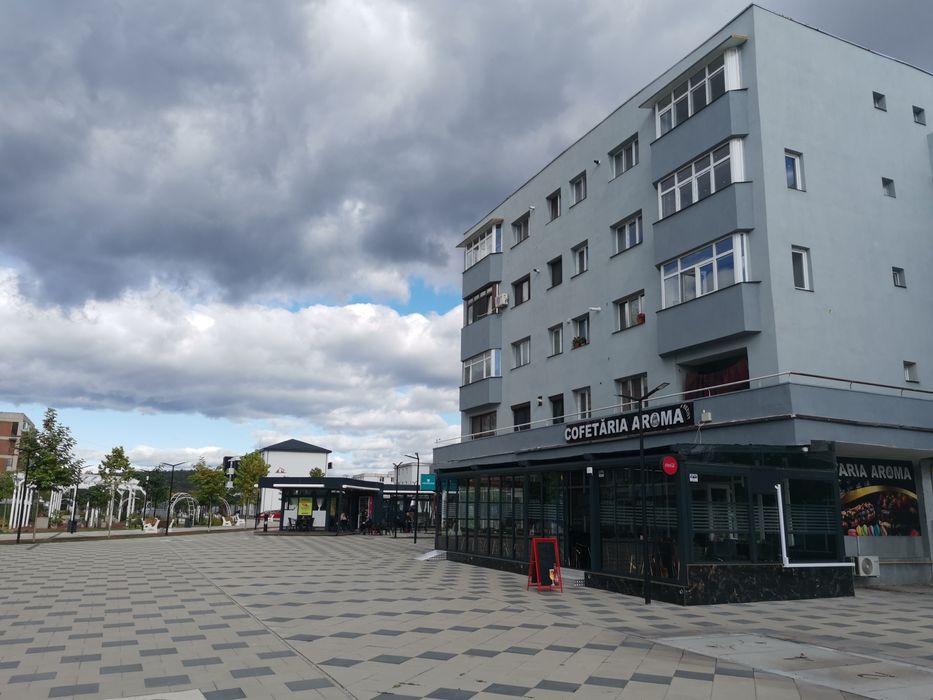 Vand apartament in centru Rovinari  4 camere