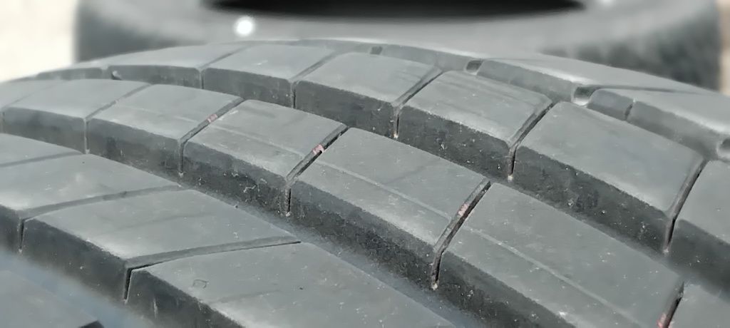 Гуми 195 65 15 Бриджстоун Bridgestone 2 броя. Нов внос. Не са нови!
