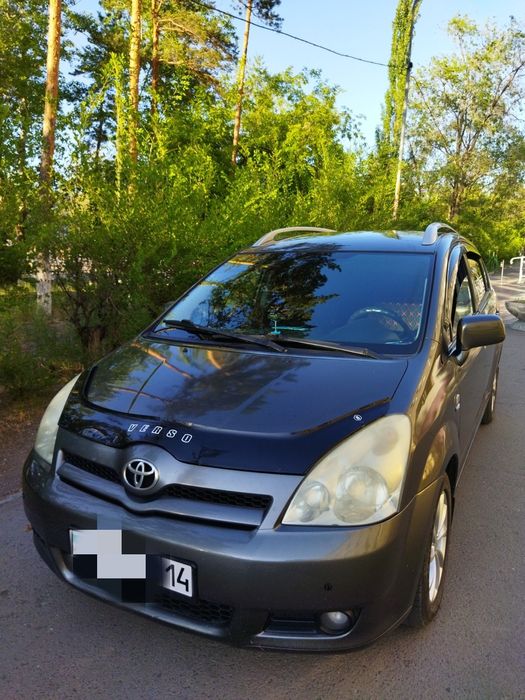 Продам Тойота Королла версо 2005 года выпуска