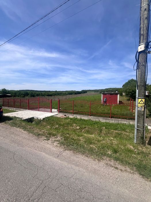 TEREN de vânzare ideal pentru construcții de case și duplex