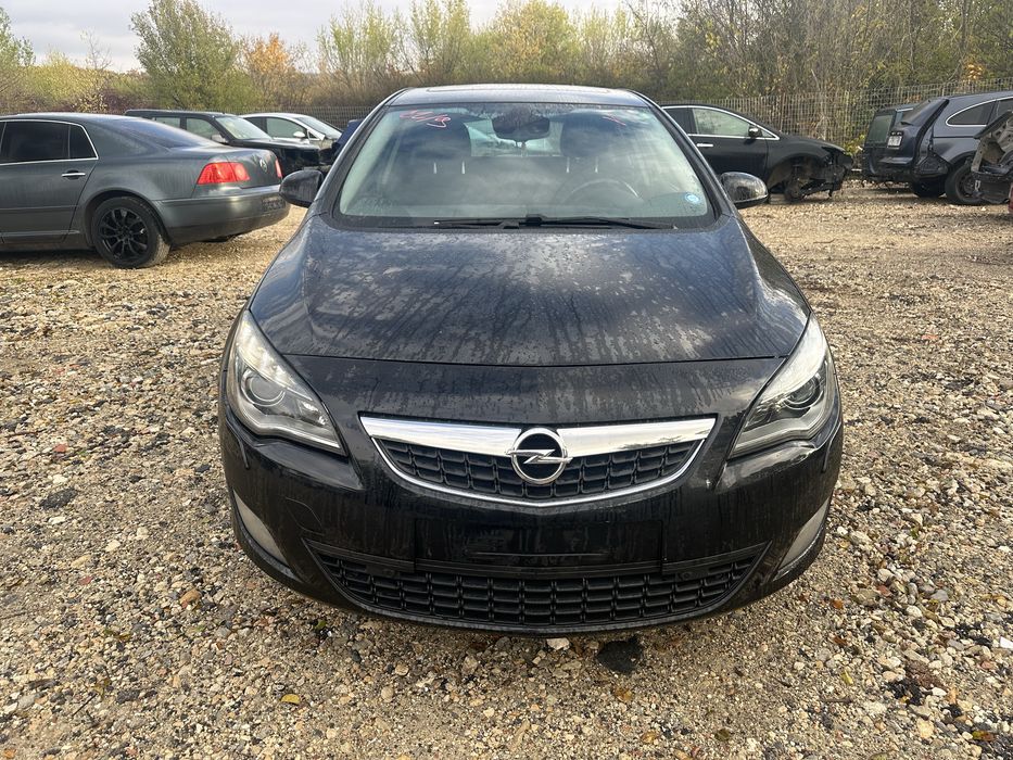 Опер Астра J - Led,Xenon,Navi,2.0cdti- На Части!!!