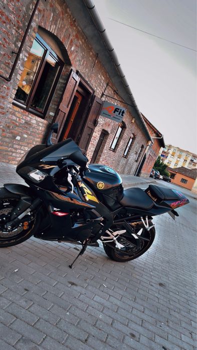 Yamaha R1 2003 cu power comander
