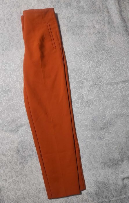Оранжев панталон  размер Xs, но става и за S
