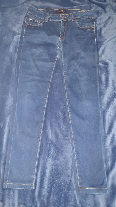 Pantaloni în stare bună!