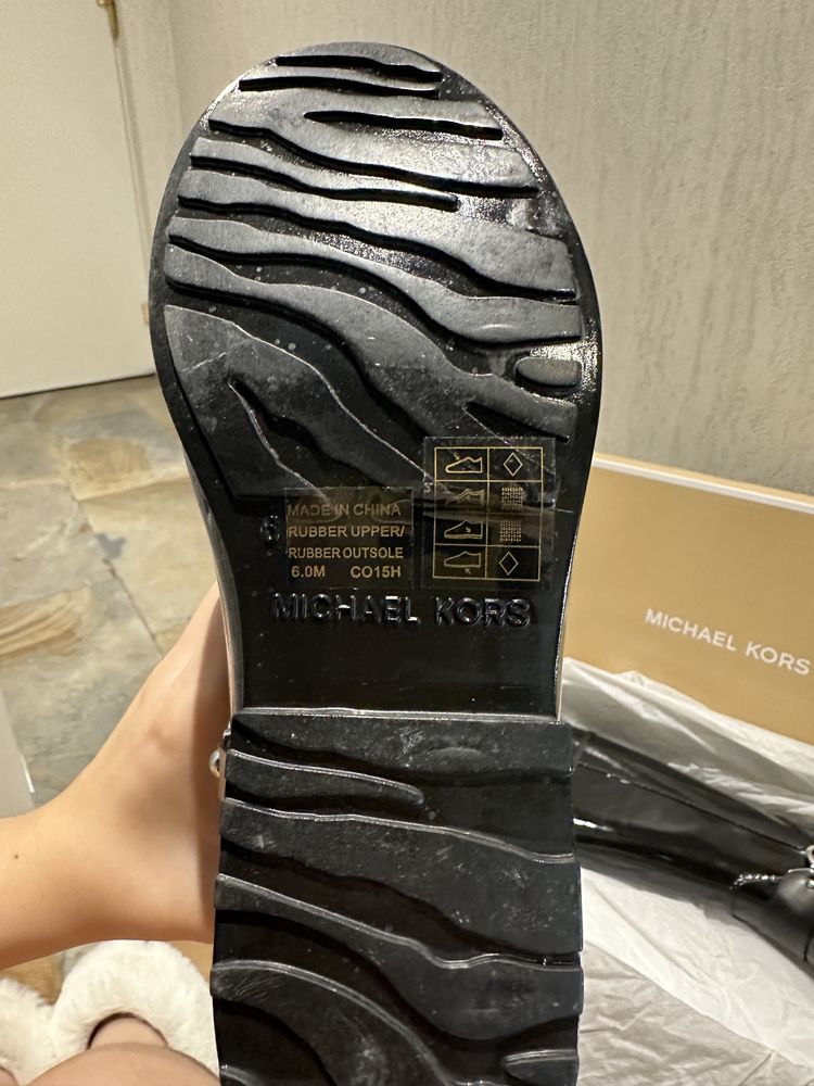 НОВИ Ботуши Michael Kors размер 39