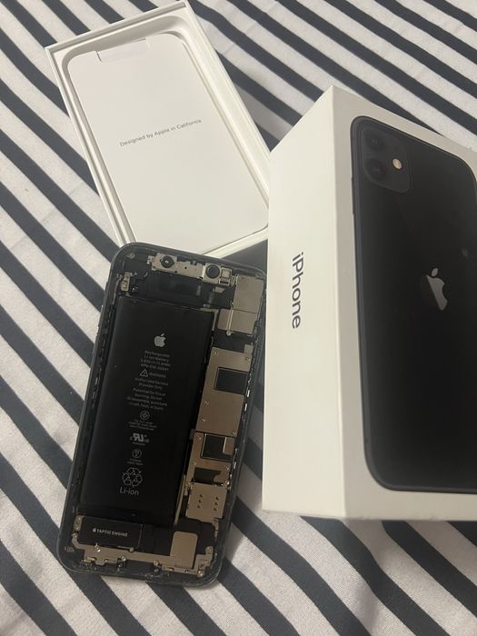 Piese iphone 11 placa de baza baterie etc !
