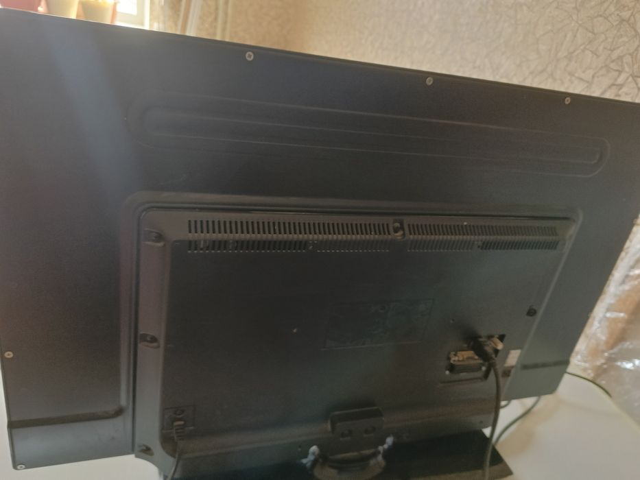 Телевизор VESTEL  , диагональ 80см