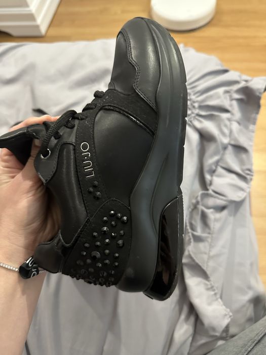 Adidasi liu jo negri cu strasuri