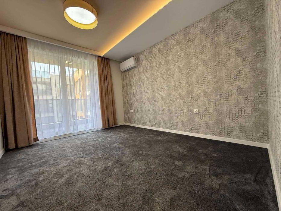 Продава се Тристаен апартамент в Пловдив, Остромила - 96 кв.м за 2448 €/кв.м - Снимка #9
