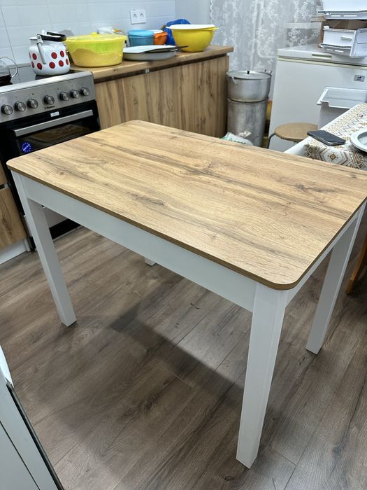 Продам новый кухонный стол