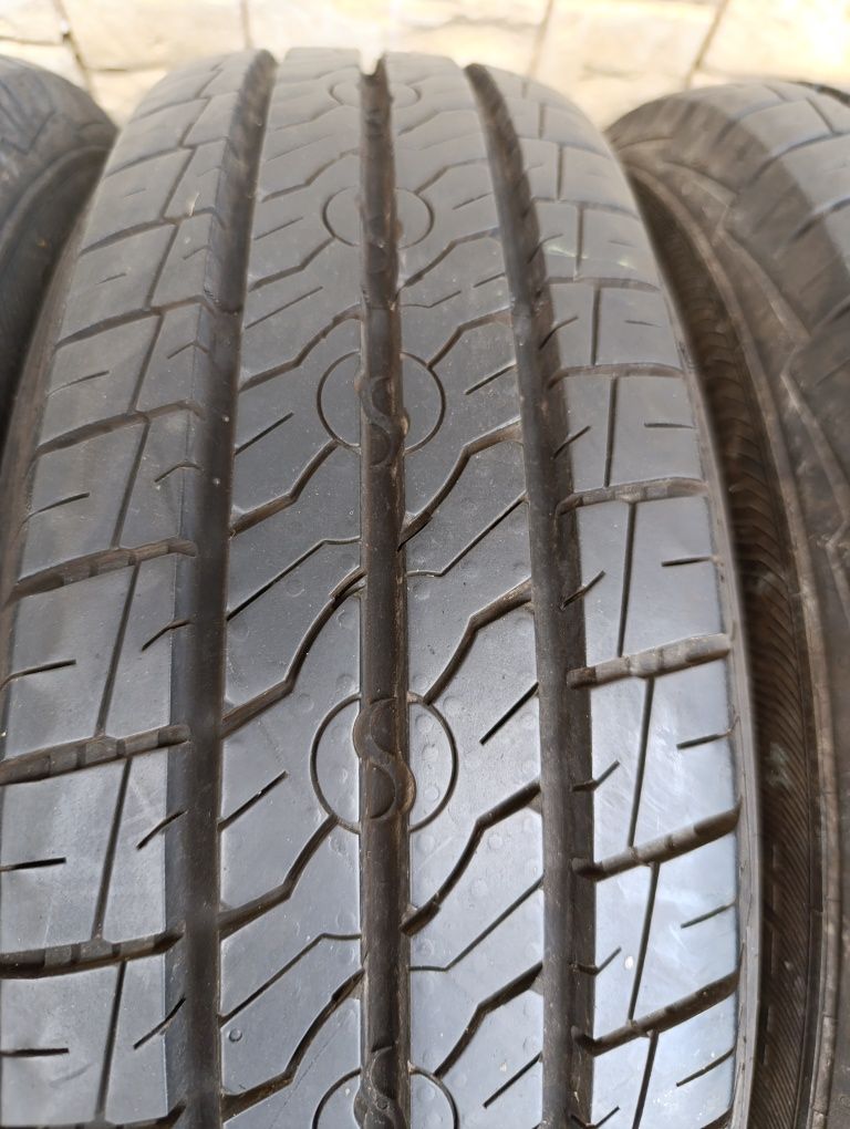 Гуми за Микробус 185/R/14 C Semperit