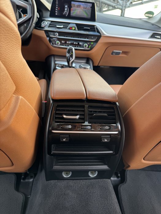 BMW Seria 5 G30 525 (231 cai)