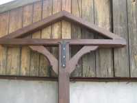 Произвеждам дървени конзоли за кладенци и дворни врати.