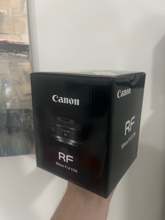 Obiectiv Canon RF 50mm F1.8