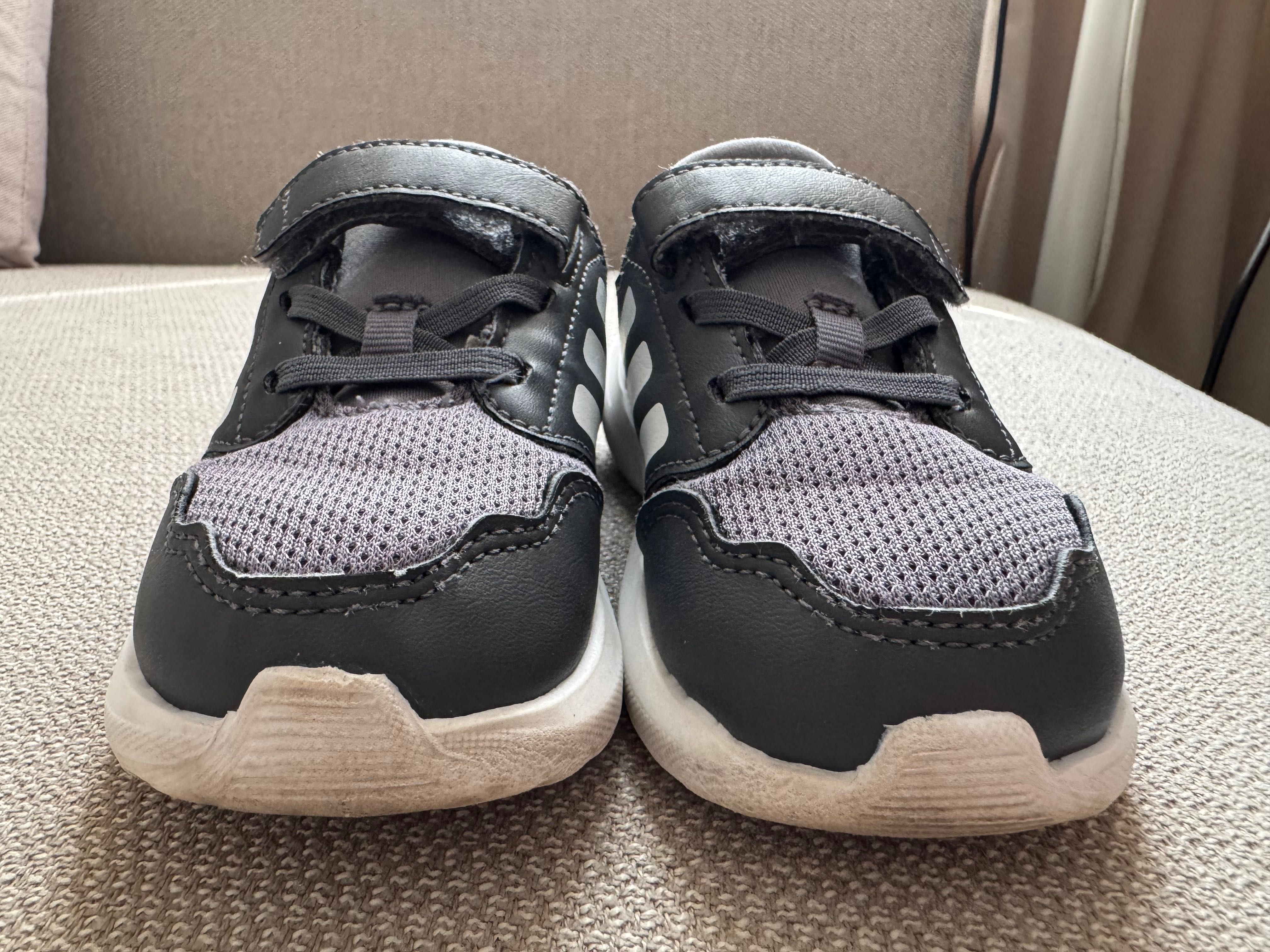 Детски обувки за момче Adidas сиви 24