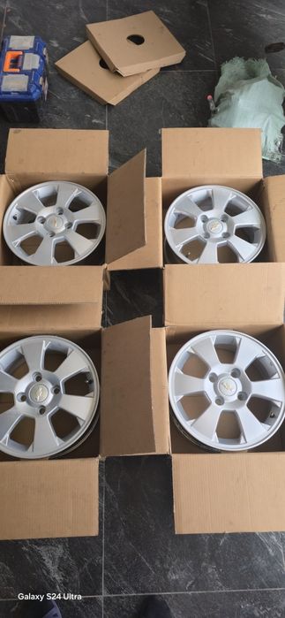 Продам диски стояли на  Jentra 15R в отличном состоянии