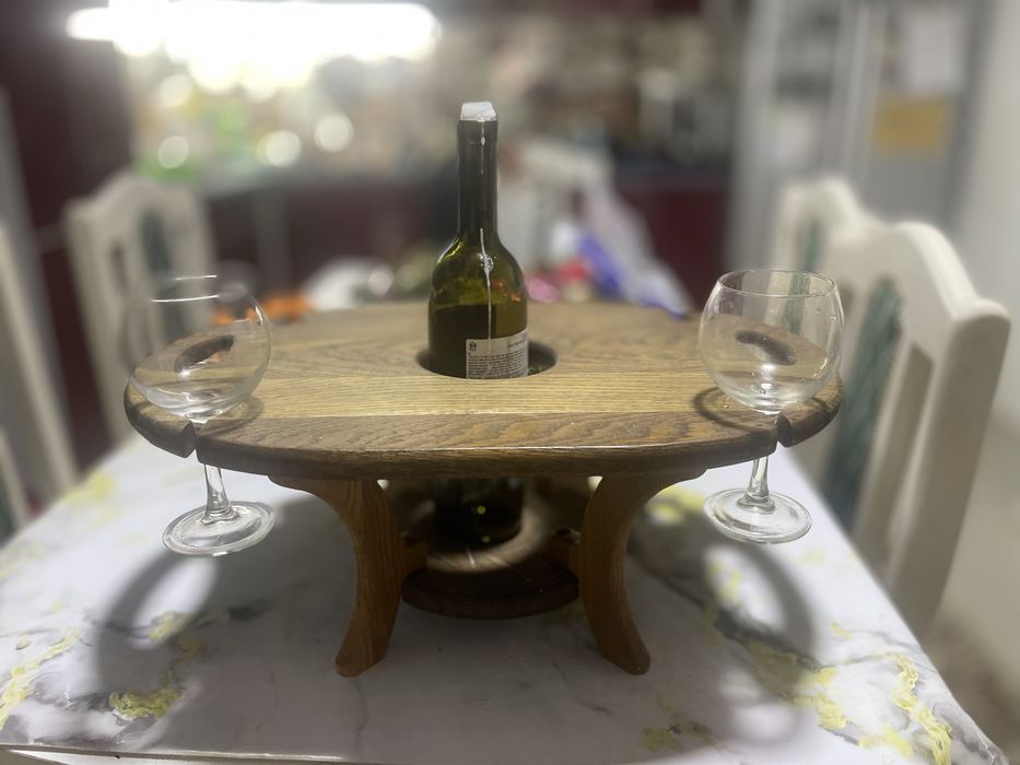 Столик для вина