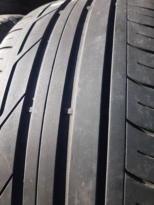 2 бр. летни гуми 225/50/18 Bridgestone DOT 4917 4-4,5 mm