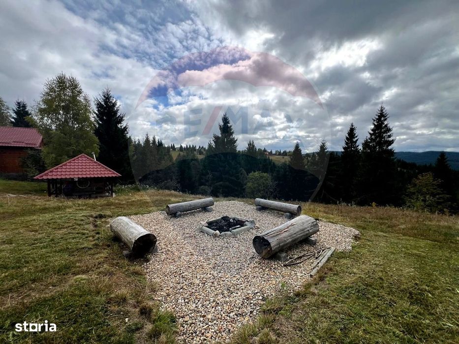 Casă de vacanță, de vânzare, pretabilă locuință sau afacere hotelieră