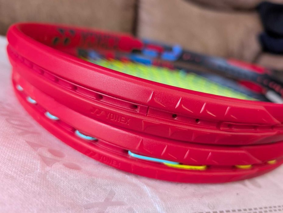 YONEX VCORE 100  (7th Gen ) 300g Grip2  - Rachete noi, neutilizate!