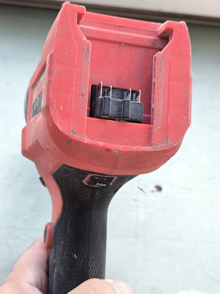 Milwaukee M18 FPM malaxor pt amestec, defect