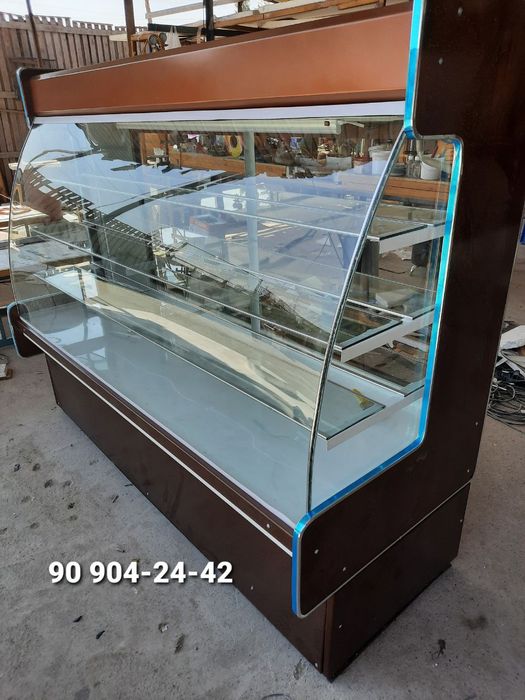 Витринные холодильники для кондитерских изделий