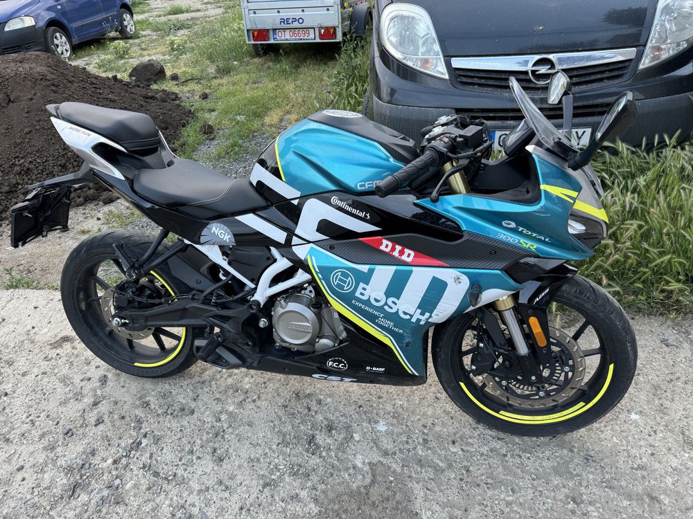 CF Moto 300SR 2021