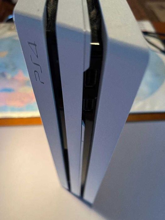 Consola Sony PlayStation 4 Pro 1TB Model CUH-7116B