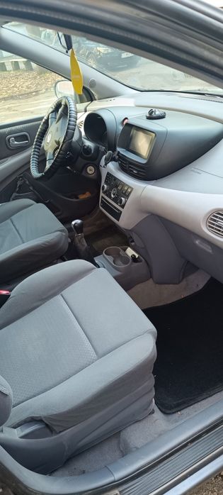 Автомобили Nissan Almera Tino