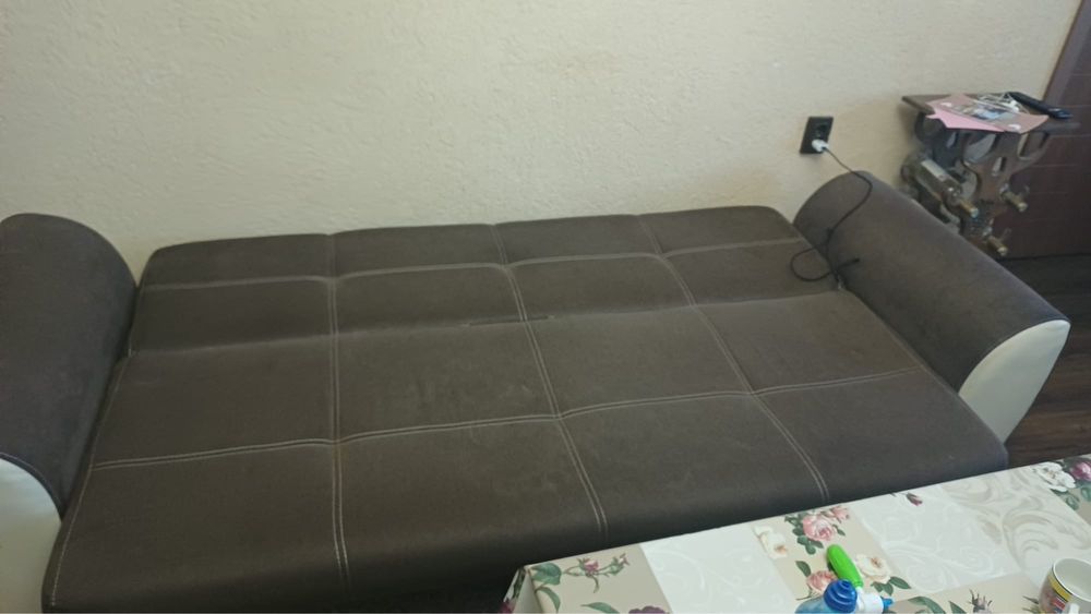 Разтегателен диван