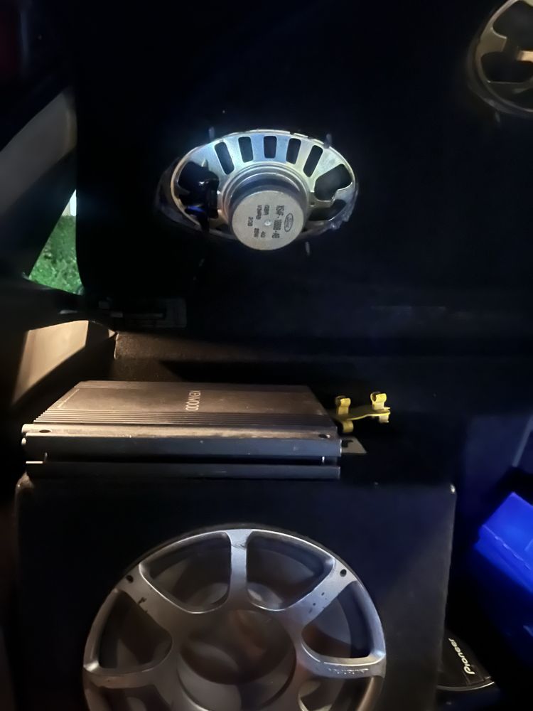 Vand ford focus 1, 1.8 tdci cu subwoofer