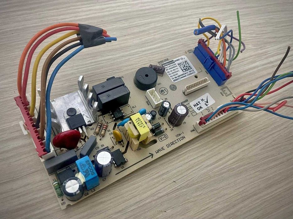 Placa electronica combina frig Arctic Beko 4943835412 / C154