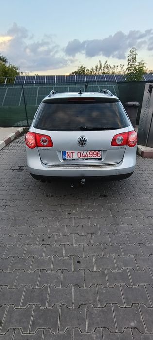 Vând Volkswagen Passat B6