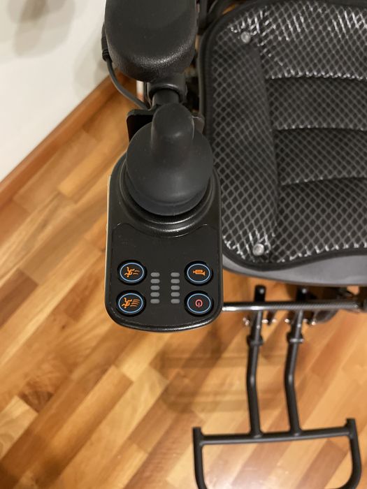 Scaun cu rotile electric