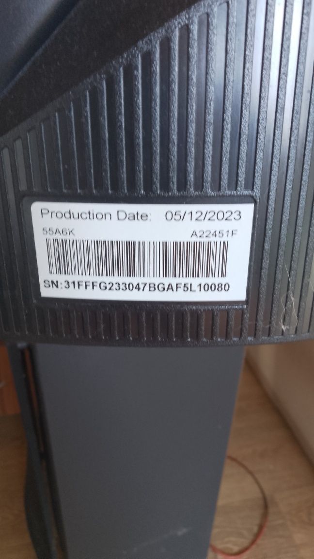 Продавам телевизор hisense със счупен екран !!