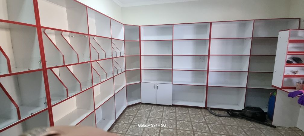 Vitrina mebel magazin uchun