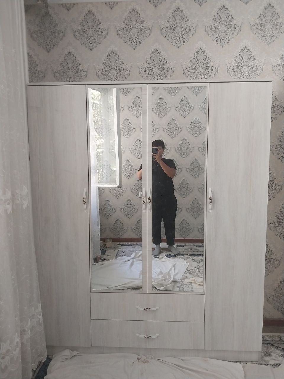 Shkaf shkof mebel