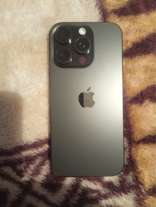 iPhone 16 pro на гарантии