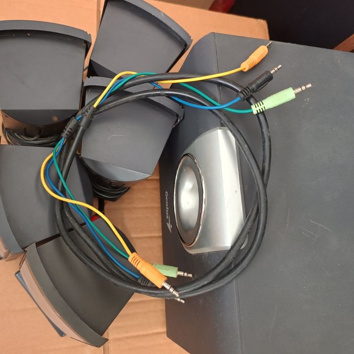 Sustem genius 5.1 subwoofer cu 5 sateliti