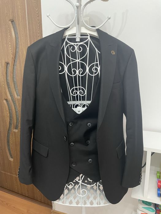 Costum de  bărbați mărimea L