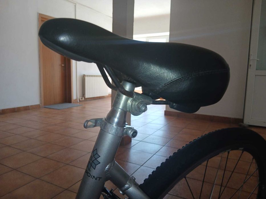 Bicicleta Giant cu coș in fața