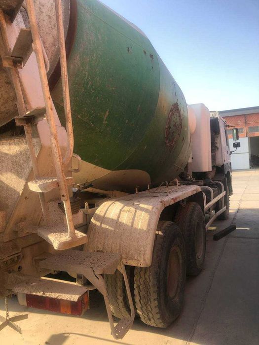 Автобетоносмеситель HOWO (Миксер)