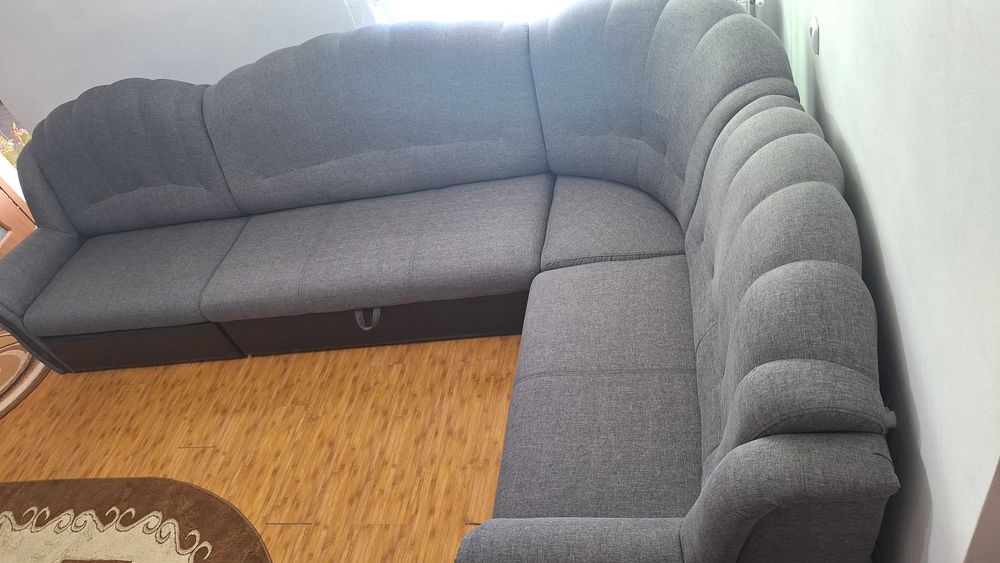 Canapea de colt extensibila