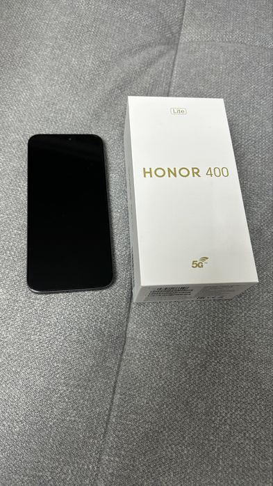 Honor 400 8/256 holati yengi