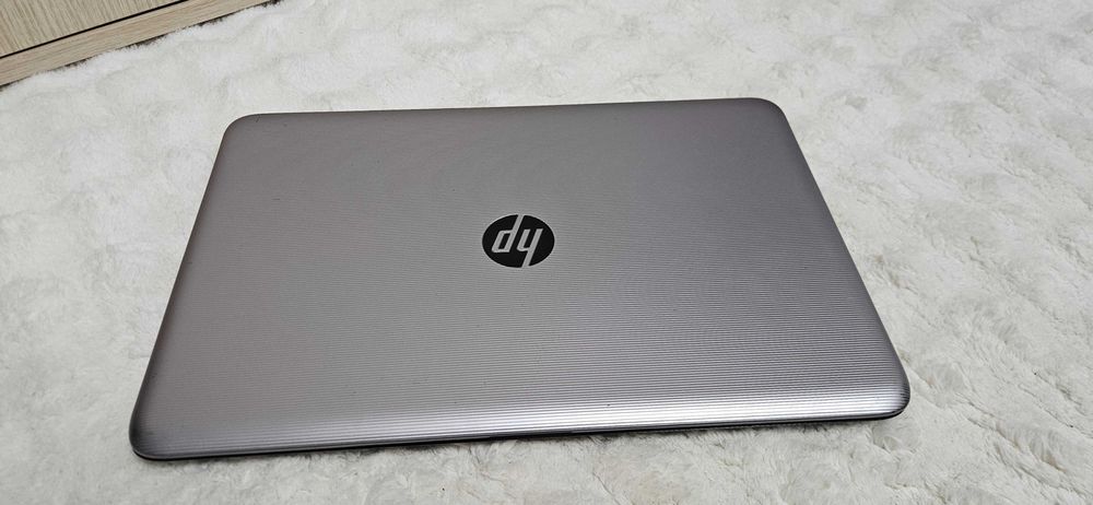 HP i3-5005u,6GB RAM DDR3L,SSD M2 128GB Samsung