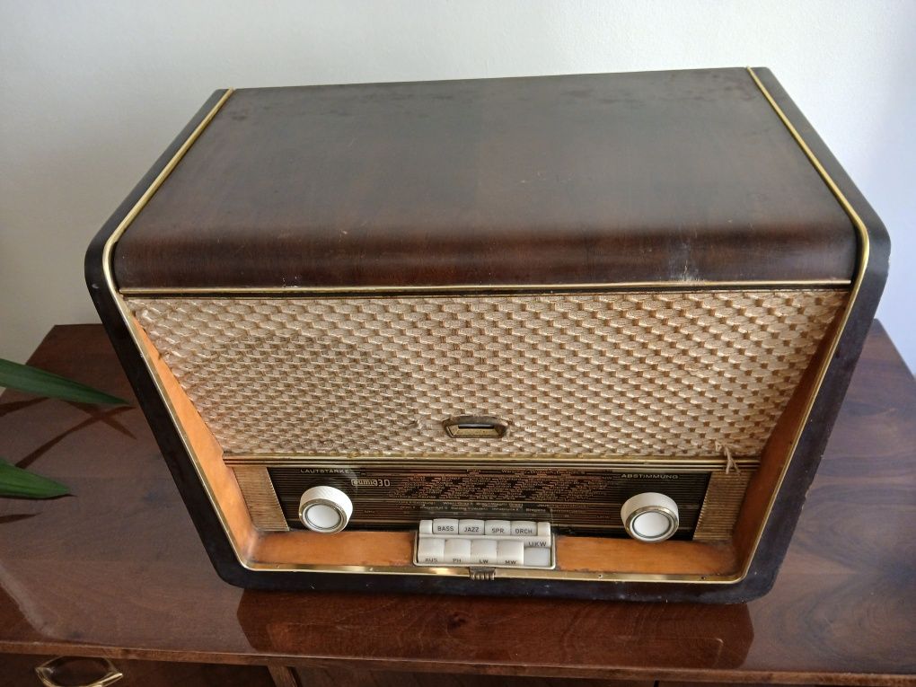 Radio cu lămpi si pick up,,Eumig,tip Phono Eumig 3D 386W,Austria 1960