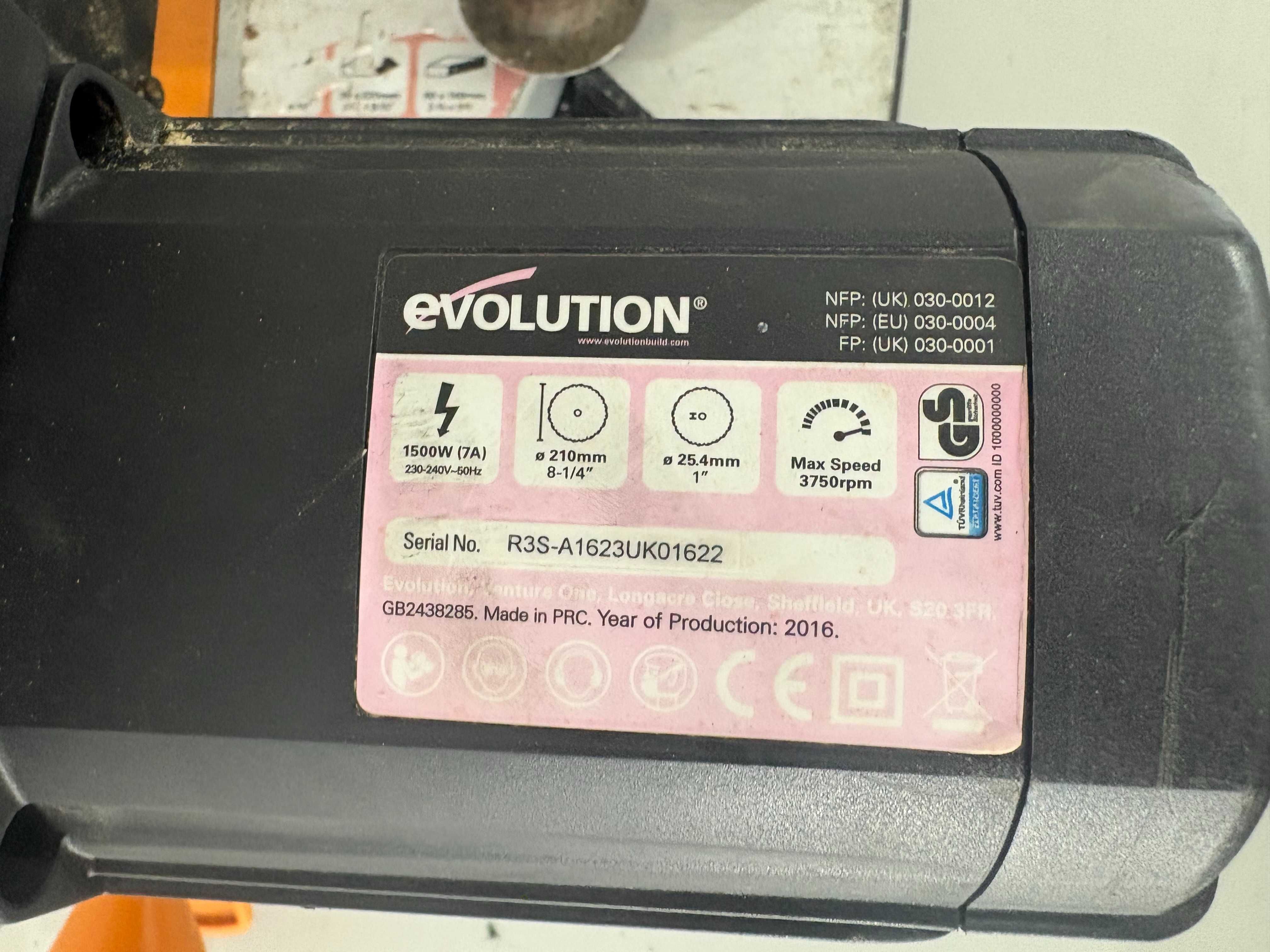 Циркуляр пендула - Evoulution 1500W