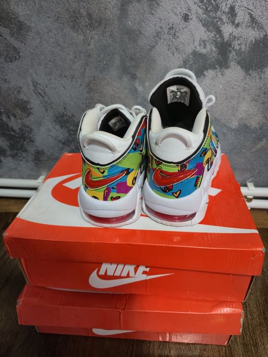 Uptempo Peace love